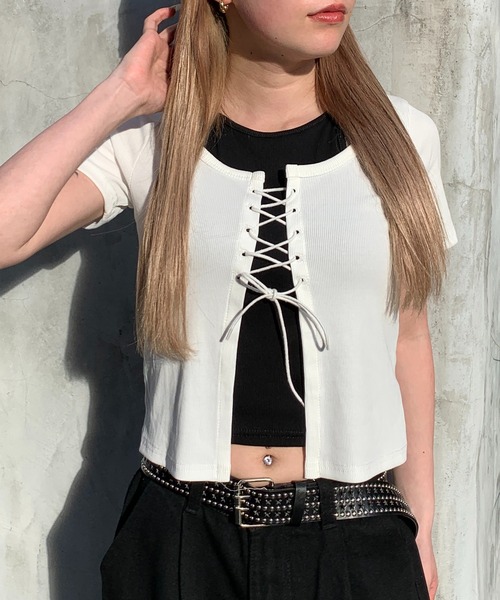 lilful(リルフル)の「【26年春夏新作】レースアップデザイン レイヤード半袖トップス(Tシャツ/カットソー・レディース・グレー/ホワイト/ブラック・F)」の12枚目の写真