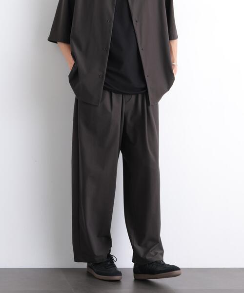 NANO universe(ナノユニバース)の「AIR TOOL ツータックストレート(その他パンツ・メンズ・ブラック/カーキ・S/M/L)」の17枚目の写真