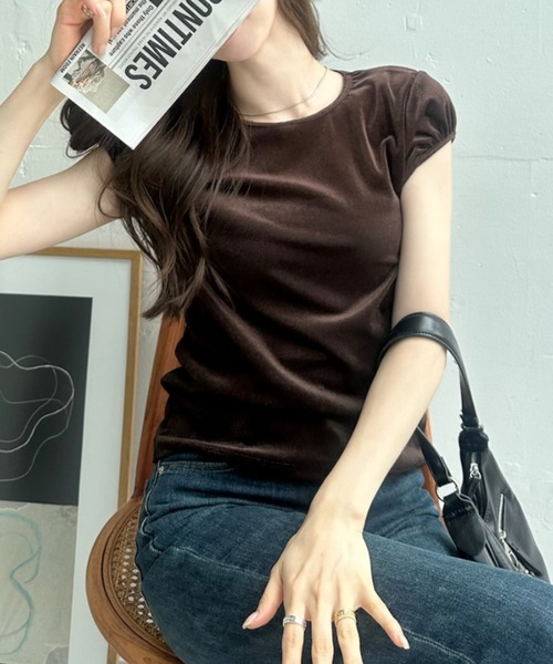 Ada.（エイダ）の「ベロア パフスリーブ カットソー（Tシャツ/カットソー・レディース・オフホワイト/ブラウン/グレー/ブラック・FREE）」の4枚目の写真