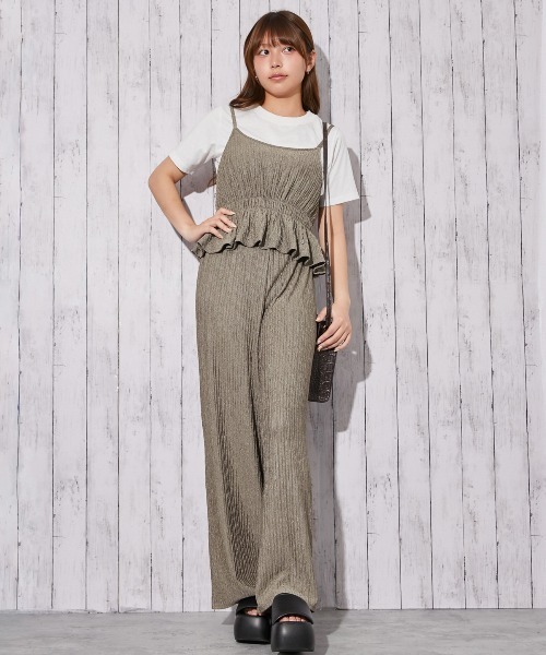 GORGE(ゴージ)の「《シャーリング×セットアップ》パンツセットアップ/フェミニン/春夏/全3色(セットアップ・レディース・グリーン/モカ/ブラック・F)」の3枚目の写真
