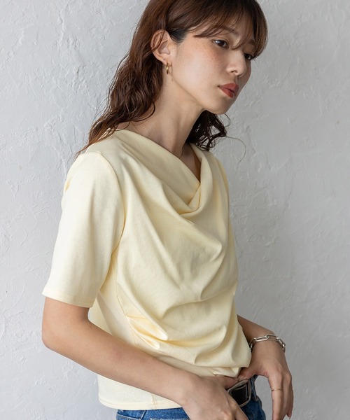 VitaFelice(ヴィータフェリーチェ)の「ドレープ半袖カットソー(Tシャツ/カットソー・レディース・ブラック/オフホワイト/杢グレー/イエロー・FREE)」の19枚目の写真