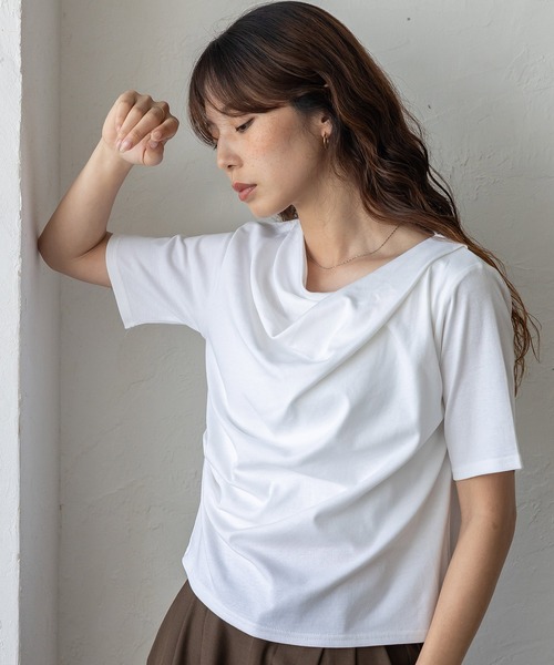 VitaFelice(ヴィータフェリーチェ)の「ドレープ半袖カットソー(Tシャツ/カットソー・レディース・ブラック/オフホワイト/杢グレー/イエロー・FREE)」の11枚目の写真