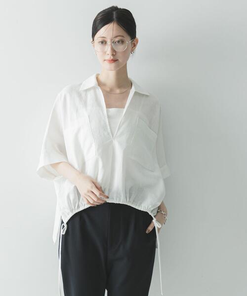 URBAN RESEARCH(アーバンリサーチ)の「ラミーレーヨンハーフスリーブギャザーヘムシャツ(シャツ/ブラウス・レディース・ベージュ系その他/ホワイト/ネイビー・FREE)」の7枚目の写真