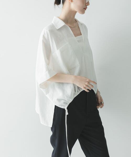 URBAN RESEARCH(アーバンリサーチ)の「ラミーレーヨンハーフスリーブギャザーヘムシャツ(シャツ/ブラウス・レディース・ベージュ系その他/ホワイト/ネイビー・FREE)」の9枚目の写真