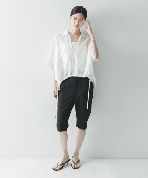 URBAN RESEARCH(アーバンリサーチ)の「ラミーレーヨンハーフスリーブギャザーヘムシャツ(シャツ/ブラウス・レディース・ベージュ系その他/ホワイト/ネイビー・FREE)」の10枚目の写真