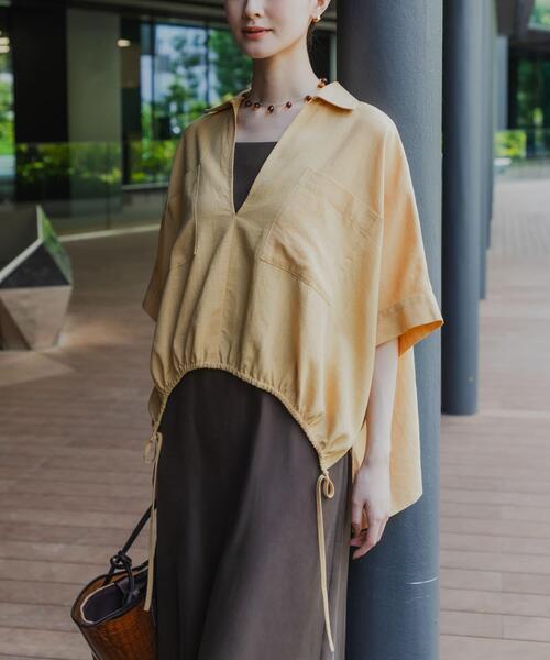 URBAN RESEARCH(アーバンリサーチ)の「ラミーレーヨンハーフスリーブギャザーヘムシャツ(シャツ/ブラウス・レディース・ベージュ系その他/ホワイト/ネイビー・FREE)」の15枚目の写真