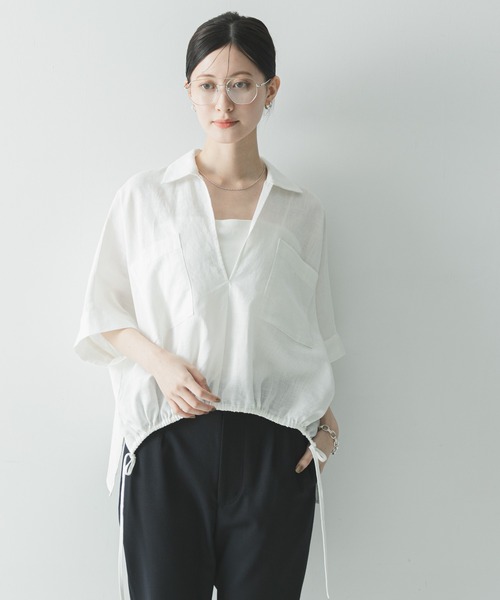 URBAN RESEARCH(アーバンリサーチ)の「ラミーレーヨンハーフスリーブギャザーヘムシャツ(シャツ/ブラウス・レディース・ベージュ系その他/ホワイト/ネイビー・FREE)」の14枚目の写真