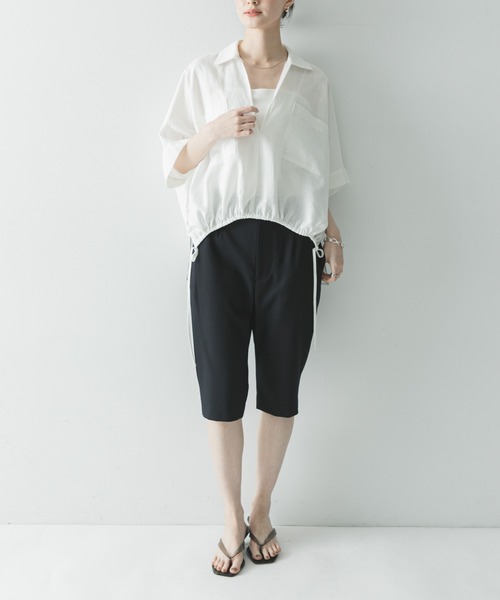 URBAN RESEARCH(アーバンリサーチ)の「ラミーレーヨンハーフスリーブギャザーヘムシャツ(シャツ/ブラウス・レディース・ベージュ系その他/ホワイト/ネイビー・FREE)」の18枚目の写真