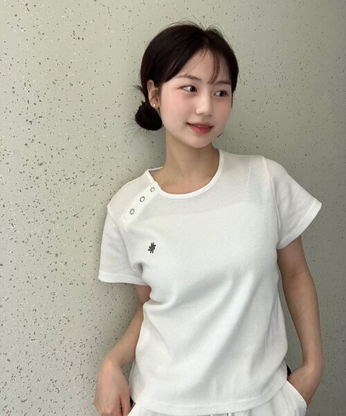 SLOW RECORD HOUSE(スローレコードハウス)の「ヘンリーネックアイレットTシャツ_ホワイト(Tシャツ/カットソー・レディース・ホワイト・1)」の14枚目の写真