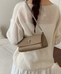 サイドスタッズトライアングルショルダーバッグ