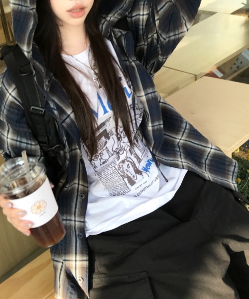 VIVID LADY(ビビッドレディー)の「アートグラフィック 半袖Tシャツ(Tシャツ/カットソー・レディース・チャコールグレー/ホワイト/ブラック・FREE)」の18枚目の写真