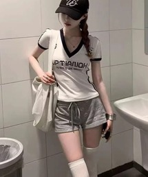 スポーティー  フィット感 V ネック T シャツ