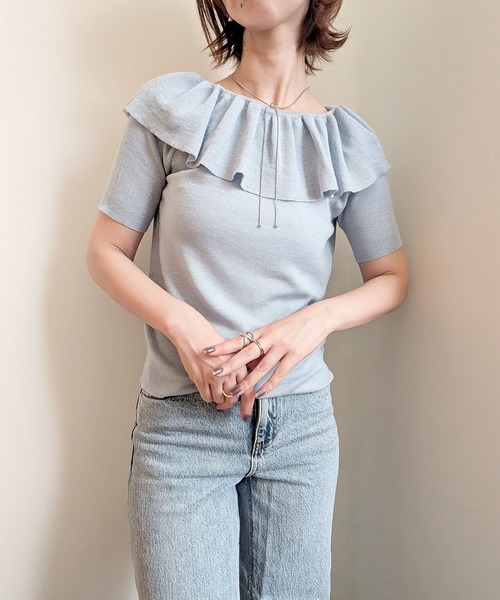 styiro（スタイロ）の「袖フリル半袖ニット オフショルダー（Tシャツ/カットソー・レディース・アイボリー/ホワイト×ブラック/ライトブルー/ブラック/グレー・FREE）」の11枚目の写真