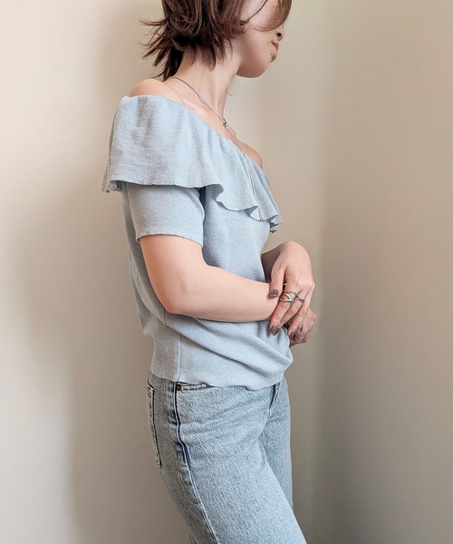 styiro（スタイロ）の「袖フリル半袖ニット オフショルダー（Tシャツ/カットソー・レディース・アイボリー/ホワイト×ブラック/ライトブルー/ブラック/グレー・FREE）」の14枚目の写真