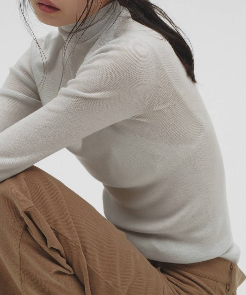 TODAYFUL（トゥデイフル）の「【TODAYFUL/トゥデイフル】Merinowool 100% Seamless Knit/メリノウール100%シームレスニット（ニット/セーター・レディース・ラベンダー/ブラック/ライトブルー/チョコ/キナリ/グレー・FREE）」の5枚目の写真