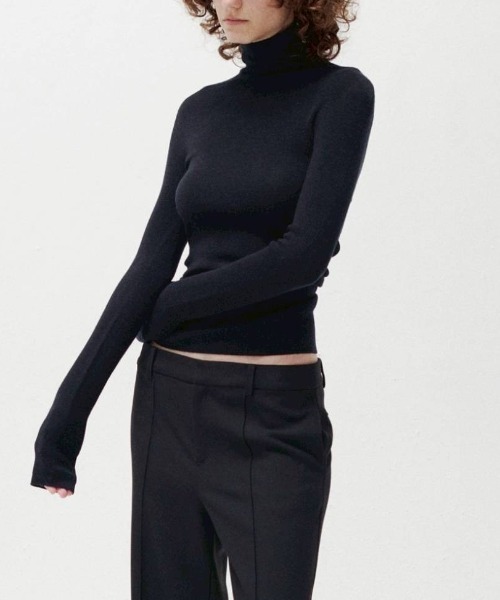 TODAYFUL（トゥデイフル）の「【TODAYFUL/トゥデイフル】Merinowool 100% Seamless Knit/メリノウール100%シームレスニット（ニット/セーター・レディース・ラベンダー/ブラック/ライトブルー/チョコ/キナリ/グレー・FREE）」の2枚目の写真