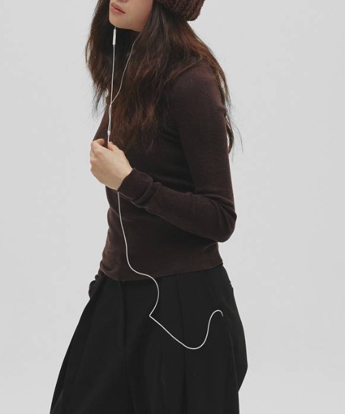 TODAYFUL（トゥデイフル）の「【TODAYFUL/トゥデイフル】Merinowool 100% Seamless Knit/メリノウール100%シームレスニット（ニット/セーター・レディース・ラベンダー/ブラック/ライトブルー/チョコ/キナリ/グレー・FREE）」の14枚目の写真