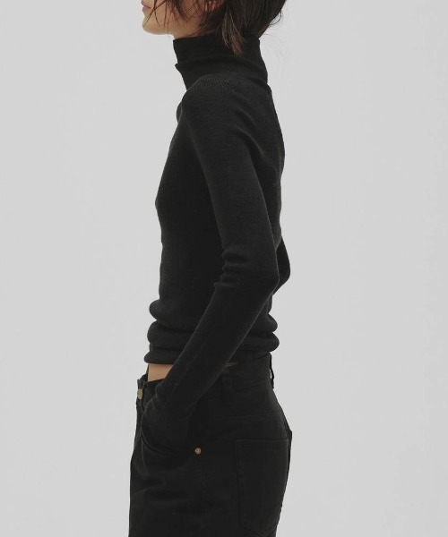 TODAYFUL（トゥデイフル）の「【TODAYFUL/トゥデイフル】Merinowool 100% Seamless Knit/メリノウール100%シームレスニット（ニット/セーター・レディース・ラベンダー/ブラック/ライトブルー/チョコ/キナリ/グレー・FREE）」の8枚目の写真