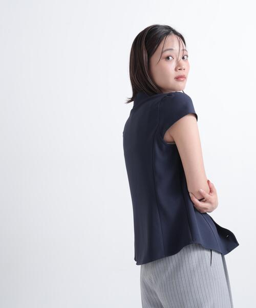 NATURAL BEAUTY BASIC（ナチュラルビューティーベーシック）の「フロントスカラップブラウス（シャツ/ブラウス・レディース・ブルー/ネイビー/オフホワイト・SMALL/MEDIUM）」の21枚目の写真