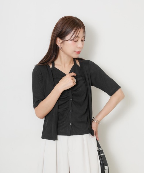 Riberry(リベリー)の「レイヤードライクホルターネックシャーリングトップス(カーディガン/ボレロ・レディース・グレー/ピンク/ブラック/アイボリー・FREE)」の1枚目の写真