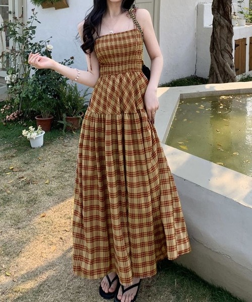 Nia(ニア)の「Nia(ニア)/チェックシャーリングティアードキャミワンピース(ワンピース・レディース・ネイビー/イエロー・SMALL/MEDIUM)」の16枚目の写真
