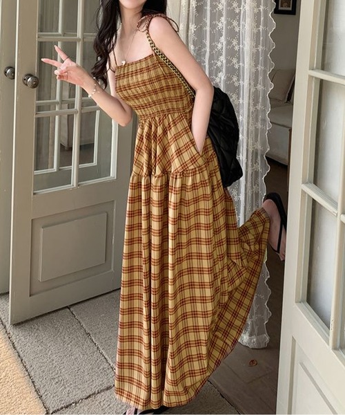 Nia(ニア)の「Nia(ニア)/チェックシャーリングティアードキャミワンピース(ワンピース・レディース・ネイビー/イエロー・SMALL/MEDIUM)」の20枚目の写真