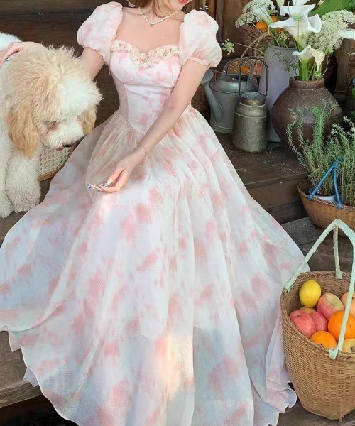 LUCPY(ラクピー)の「フラワーパフスリーブロングワンピース(ワンピース・レディース・ピンク・LARGE/MEDIUM/SMALL/X-LARGE)」の3枚目の写真