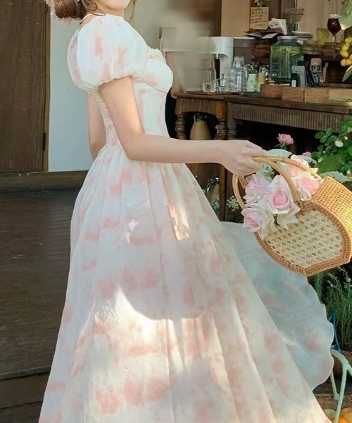 LUCPY(ラクピー)の「フラワーパフスリーブロングワンピース(ワンピース・レディース・ピンク・LARGE/MEDIUM/SMALL/X-LARGE)」の6枚目の写真