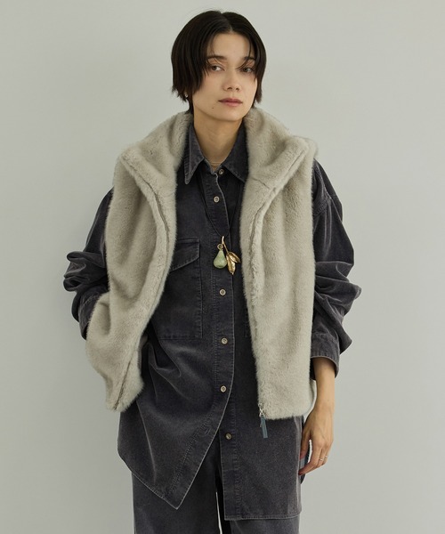 SALON adam et rope'(サロン アダム エ ロペ)の「フェードコーデュロイオーバーシャツ / セットアップ対応(シャツ/ブラウス・レディース・チャコールグレー/ベージュ/ピンク系その他2・FREE)」の4枚目の写真