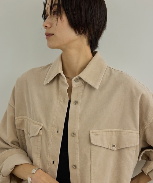 SALON adam et rope'(サロン アダム エ ロペ)の「フェードコーデュロイオーバーシャツ / セットアップ対応(シャツ/ブラウス・レディース・チャコールグレー/ベージュ/ピンク系その他2・FREE)」の14枚目の写真