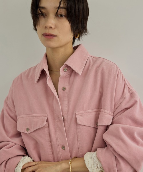 SALON adam et rope'(サロン アダム エ ロペ)の「フェードコーデュロイオーバーシャツ / セットアップ対応(シャツ/ブラウス・レディース・チャコールグレー/ベージュ/ピンク系その他2・FREE)」の16枚目の写真