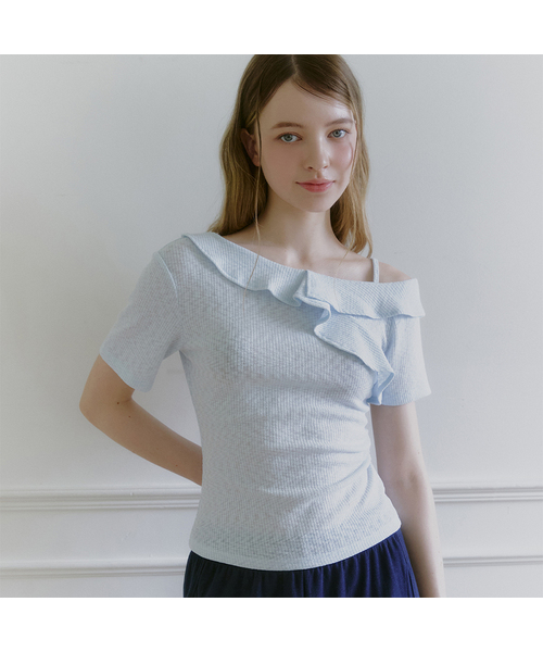MICANE(ミケーネ)の「ナエビンフリルワンショルダーティ(Tシャツ/カットソー・レディース・スカイブルー/ブラック/アイボリー・1/2/4/3)」の3枚目の写真