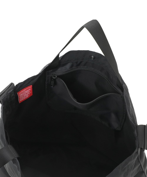 Manhattan Portage(マンハッタンポーテージ)の「THE BURG SHOULDER BAG RIPSTOP TASLAN CCC(ショルダーバッグ・メンズ・ブラック・MEDIUM)」の7枚目の写真