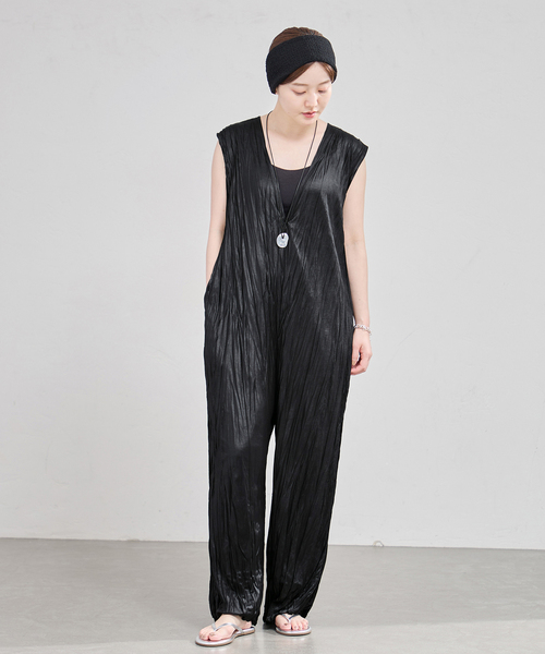 IENA(イエナ)の「5-knot/ファイブノット CRINKLE-FIN SALOPETTE サロペット 5KIE-CRCL-0001(サロペット/オーバーオール・レディース・ブラック/ブラウン・MEDIUM/SMALL)」の15枚目の写真
