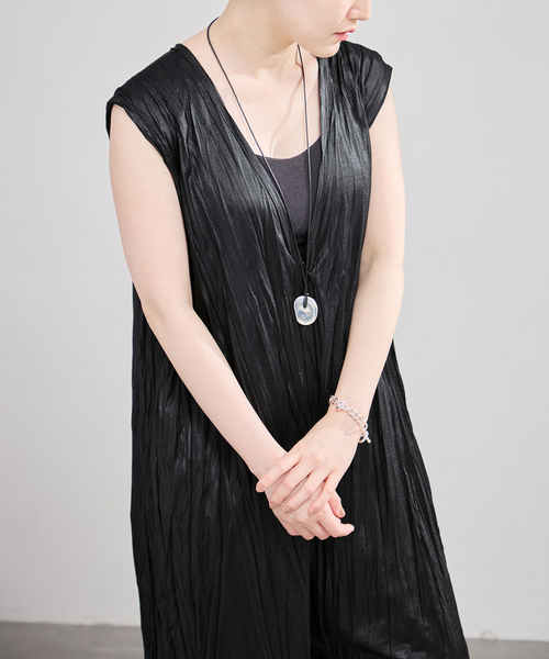 IENA(イエナ)の「5-knot/ファイブノット CRINKLE-FIN SALOPETTE サロペット 5KIE-CRCL-0001(サロペット/オーバーオール・レディース・ブラック/ブラウン・MEDIUM/SMALL)」の9枚目の写真