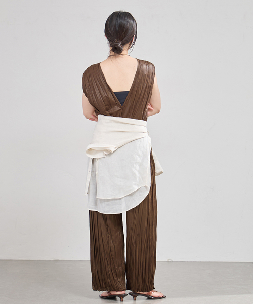 IENA(イエナ)の「5-knot/ファイブノット CRINKLE-FIN SALOPETTE サロペット 5KIE-CRCL-0001(サロペット/オーバーオール・レディース・ブラック/ブラウン・MEDIUM/SMALL)」の14枚目の写真