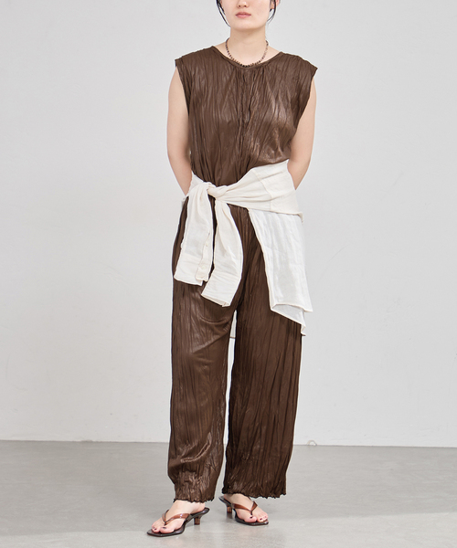 IENA(イエナ)の「5-knot/ファイブノット CRINKLE-FIN SALOPETTE サロペット 5KIE-CRCL-0001(サロペット/オーバーオール・レディース・ブラック/ブラウン・MEDIUM/SMALL)」の17枚目の写真