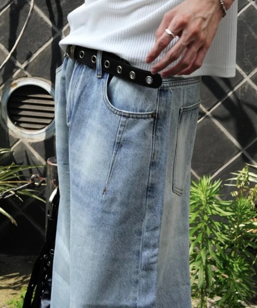 Chikashitsu +(チカシツプラス)の「【Chikashitsu +】barrel leg jeans / 【チカシツプラス】バレルレッグデニムパンツ(デニムパンツ・メンズ・ブルー・S)」の17枚目の写真