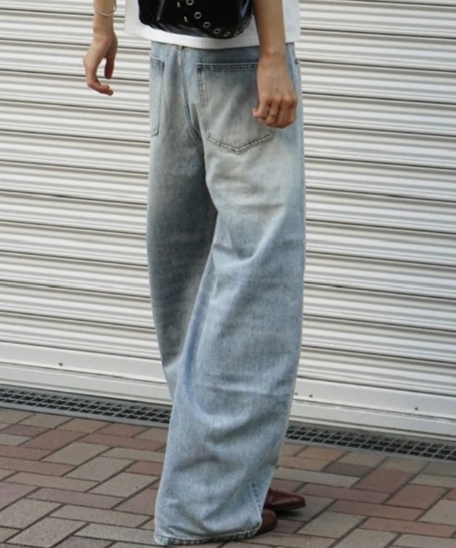 Chikashitsu +(チカシツプラス)の「【Chikashitsu +】barrel leg jeans / 【チカシツプラス】バレルレッグデニムパンツ(デニムパンツ・メンズ・ブルー・S)」の5枚目の写真