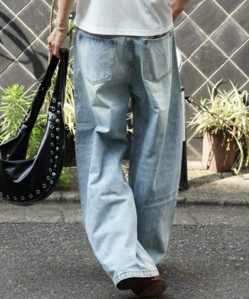 Chikashitsu +(チカシツプラス)の「【Chikashitsu +】barrel leg jeans / 【チカシツプラス】バレルレッグデニムパンツ(デニムパンツ・メンズ・ブルー・S)」の16枚目の写真
