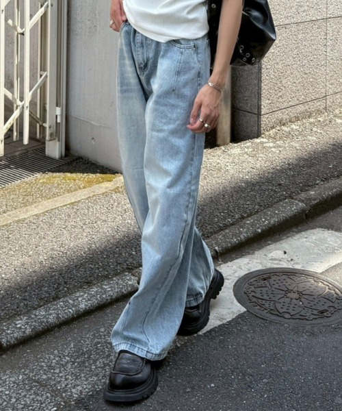 Chikashitsu +(チカシツプラス)の「【Chikashitsu +】barrel leg jeans / 【チカシツプラス】バレルレッグデニムパンツ(デニムパンツ・メンズ・ブルー・S)」の3枚目の写真