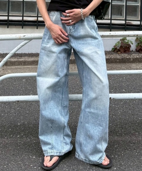 Chikashitsu +(チカシツプラス)の「【Chikashitsu +】barrel leg jeans / 【チカシツプラス】バレルレッグデニムパンツ(デニムパンツ・メンズ・ブルー・S)」の11枚目の写真