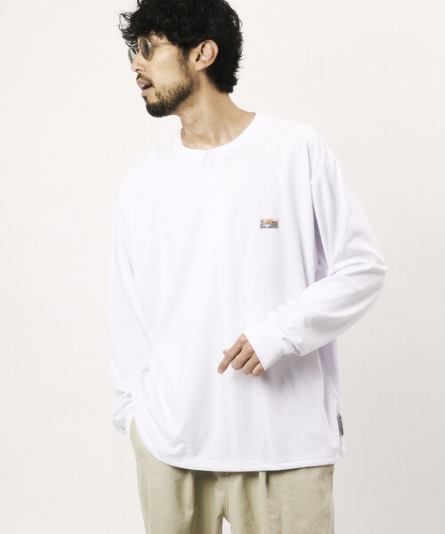 FREAK'S STORE（フリークスストア）の「FREAK'S STORE for BEACH & FES リラックスフィット ワンポイントロゴ スピンドル ヘンリーネック ロングスリーブTシャツ（Tシャツ/カットソー・メンズ・ベージュ/オリーブ/ブラック/ライトグレー/ホワイト・MEDIUM/LARGE）」の7枚目の写真