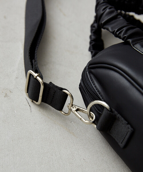OUTDOOR PRODUCTS(アウトドアプロダクツ)の「OUTDOOR PRODUCTS/アウトドアプロダクツ ギャザー ハンドル 2WAY ショルダー トートバッグ 限定展開(ショルダーバッグ・レディース・ブラウン/ブラック/サックスブルー・ONE SIZE)」の12枚目の写真