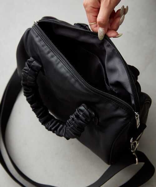 OUTDOOR PRODUCTS(アウトドアプロダクツ)の「OUTDOOR PRODUCTS/アウトドアプロダクツ ギャザー ハンドル 2WAY ショルダー トートバッグ 限定展開(ショルダーバッグ・レディース・ブラウン/ブラック/サックスブルー・ONE SIZE)」の13枚目の写真