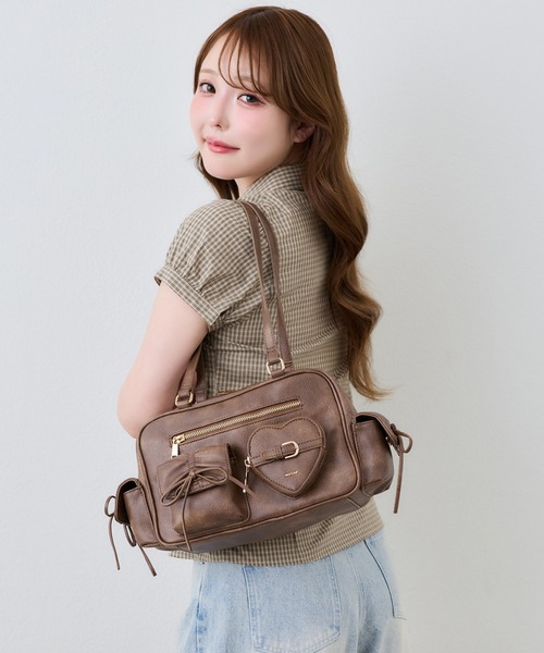 one after another NICE CLAUP(ワンアフターアナザーナイスクラップ)の「ハートポケット付きドロストバッグ(ショルダーバッグ・レディース・アイボリー/ブラウン/ピンク・FREE)」の20枚目の写真