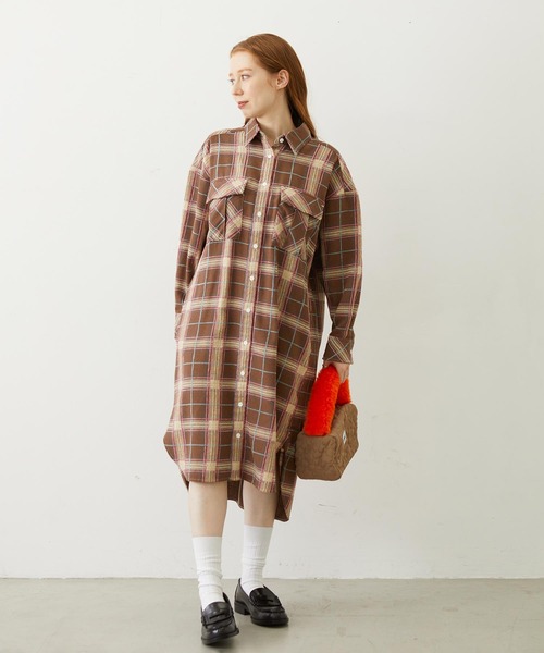 MILKFED.(ミルクフェド)の「LOGO PLAID SHIRT DRESS(ワンピース・レディース・ブルー/ブラウン/ブラック・M/S)」の2枚目の写真