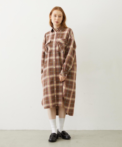 MILKFED.(ミルクフェド)の「LOGO PLAID SHIRT DRESS(ワンピース・レディース・ブルー/ブラウン/ブラック・M/S)」の13枚目の写真