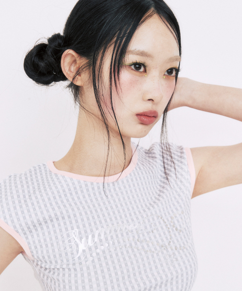 YOUHEE（ユヒ）の「CHECK STAR PATTERN T-SHIRTS_WHITE（Tシャツ/カットソー・レディース・その他・SMALL/MEDIUM）」の2枚目の写真