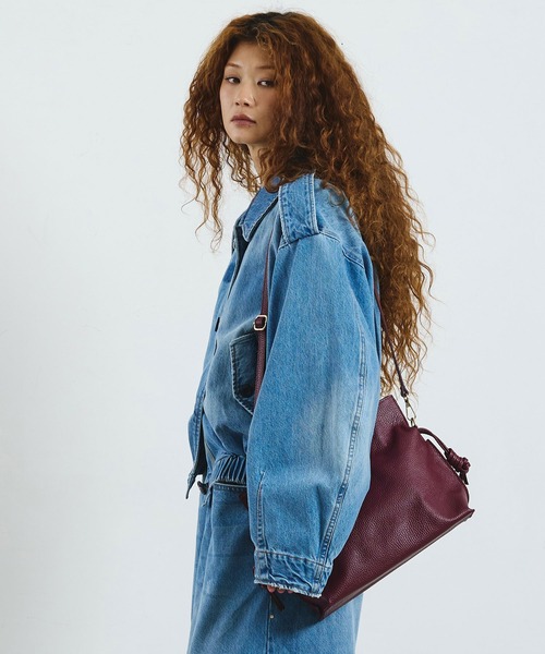 ROSE BUD(ローズバッド)の「mici/VOLUME SLEEVE DENIM JACKET(その他アウター・レディース・ライトインディゴブルー/ブラック・ONE SIZE)」の4枚目の写真